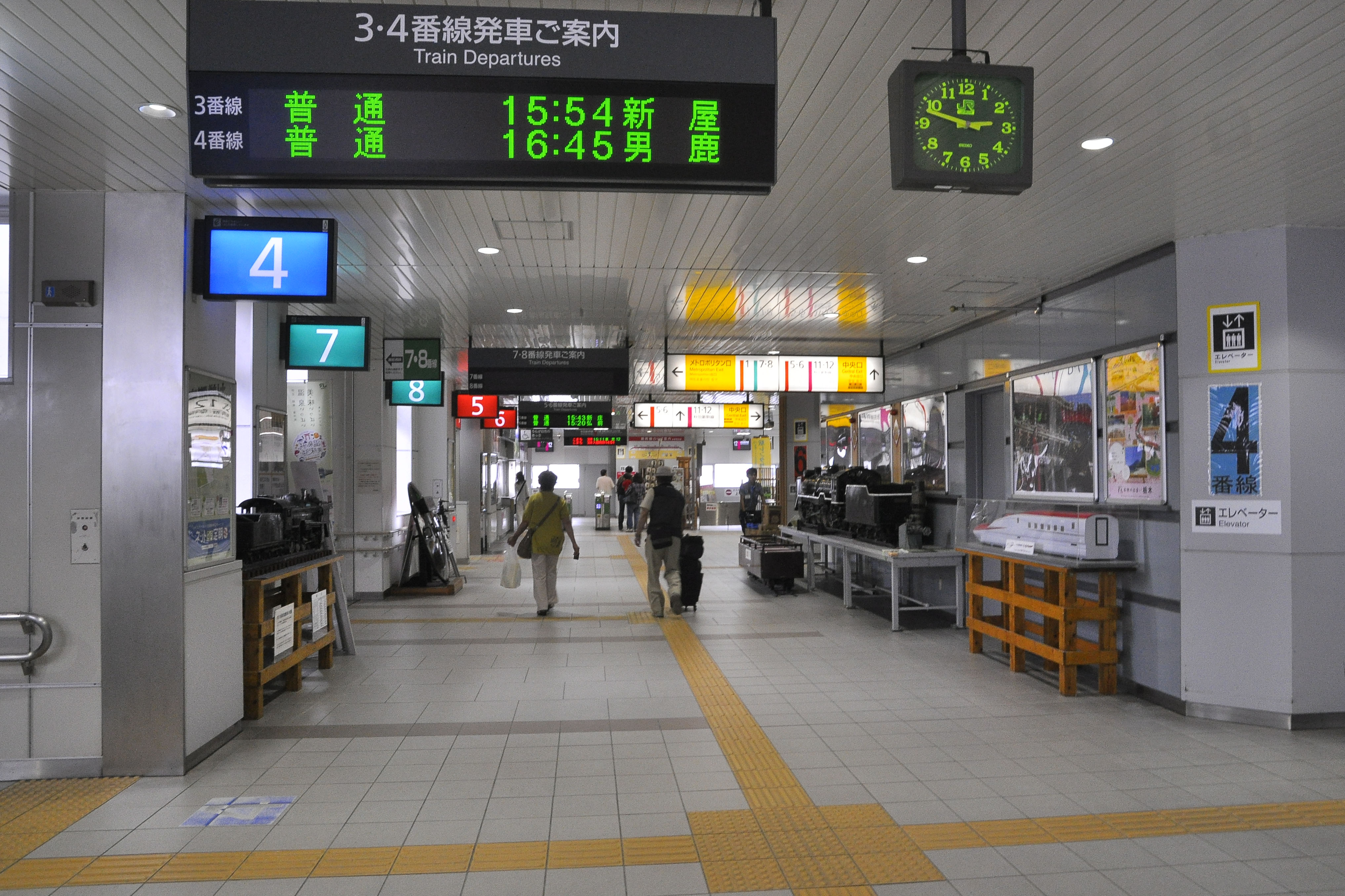 駅前などにある鉄道系展示品を訪ねる(11) 秋田県・秋田駅 | 鉄道旅のガイド